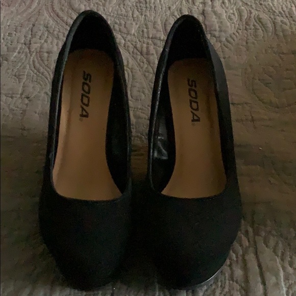 Women’s black wedges! - Picture 1 of 4